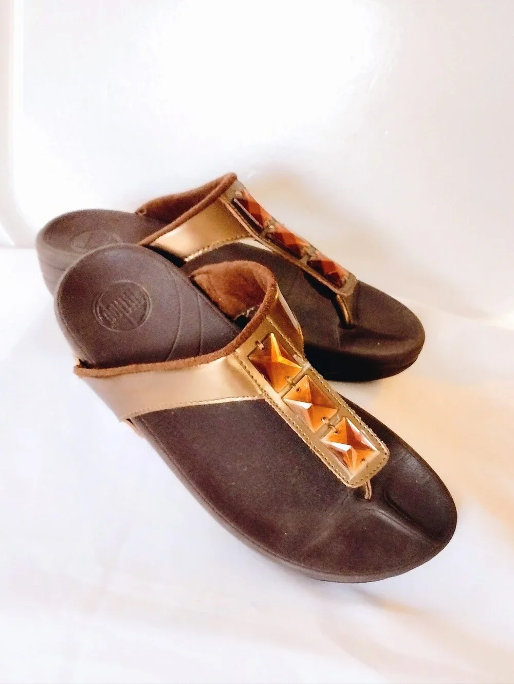 Bronze Leather FitFlop Pietra Thong Sandals With Micro Wobleboard - Picture 3 of 10